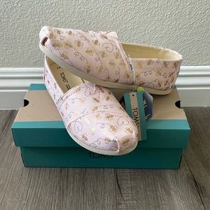 Toms bumble bee New in Box size 8